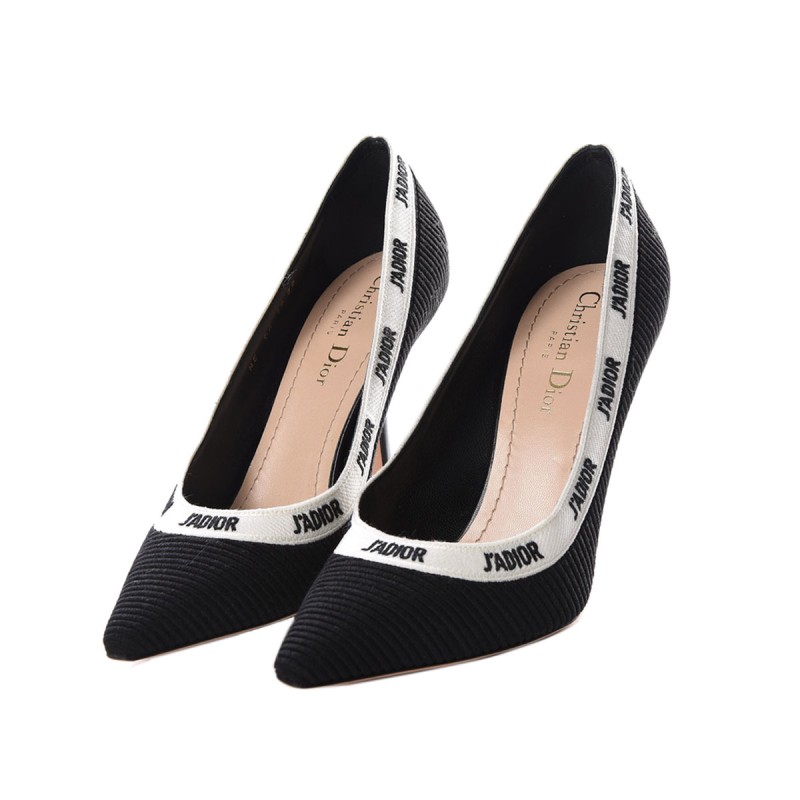 Pump in Black Fabric Pump in Black Fabric