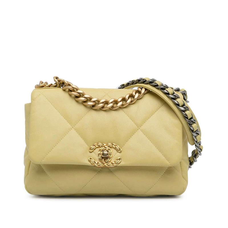Medium CC19 in Unique Shiny Beige Lambskin Medium CC19 in Unique Shiny Beige Lambskin
